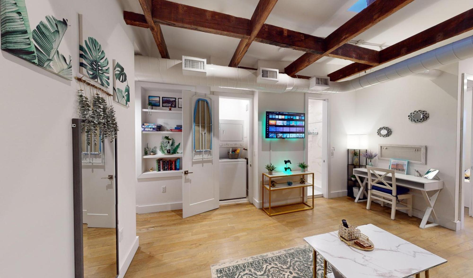 Chic Penthouse 15 Minutes From Nyc - Bus Stop At Doorstep Hoboken Zewnętrze zdjęcie